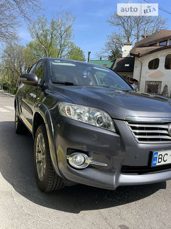 2010 toyota rav4