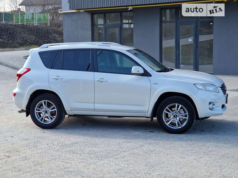 2011 toyota rav4
