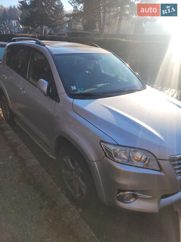 2011 toyota rav4