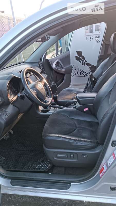 2010 toyota rav4