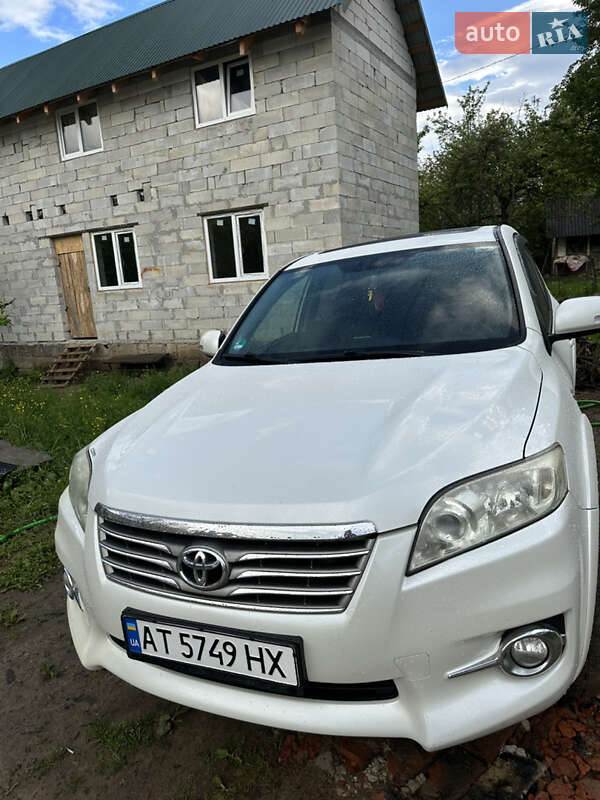 2011 toyota rav4