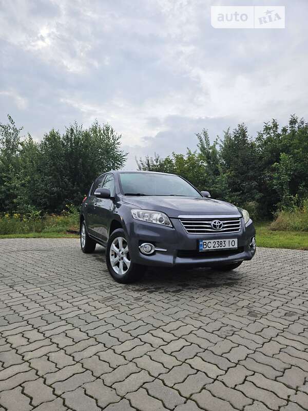 2011 toyota rav4