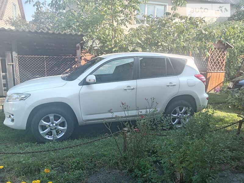2011 toyota rav4