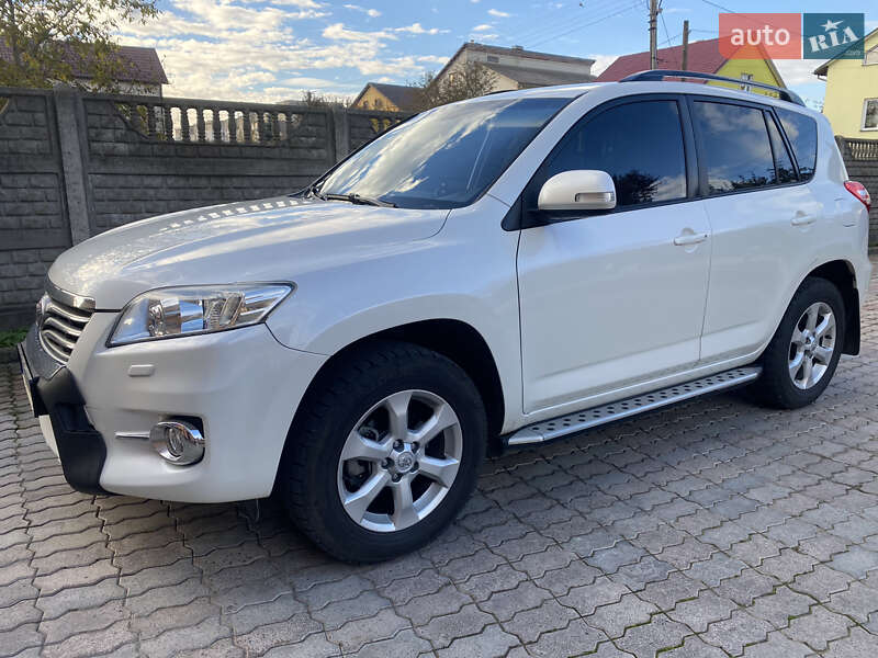 2011 toyota rav4
