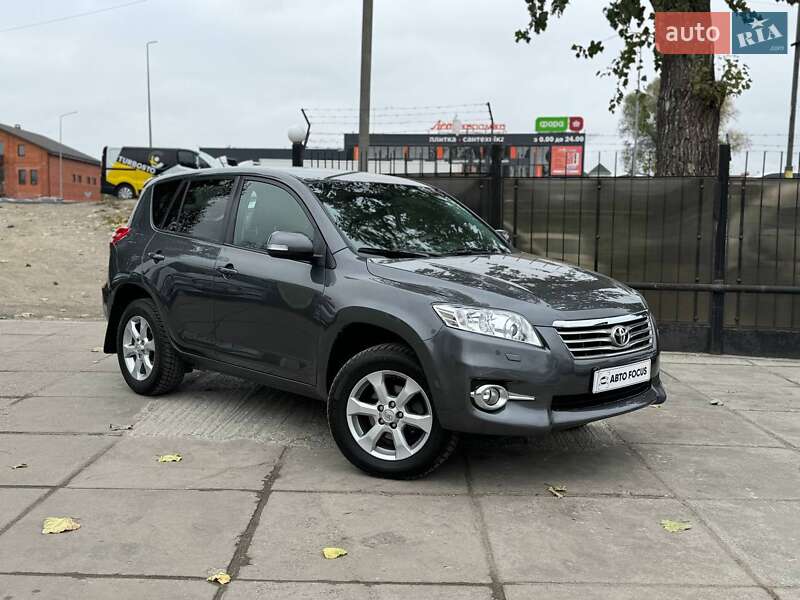 2011 toyota rav4