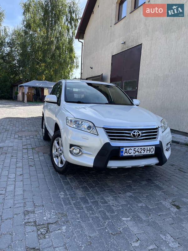2010 toyota rav4
