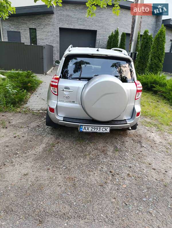 2011 toyota rav4