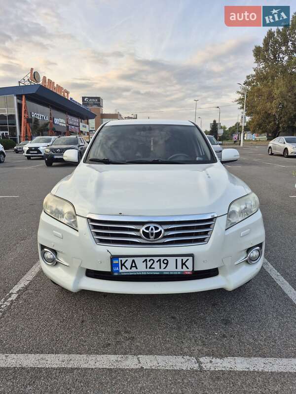 2011 toyota rav4