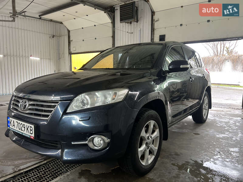 2011 toyota rav4