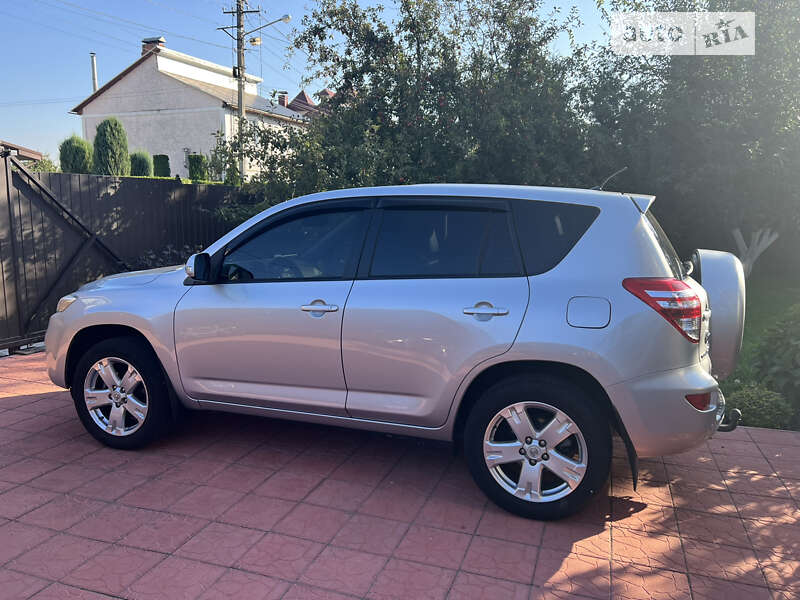 2011 toyota rav4