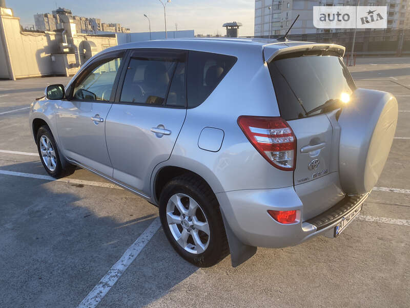 2010 toyota rav4