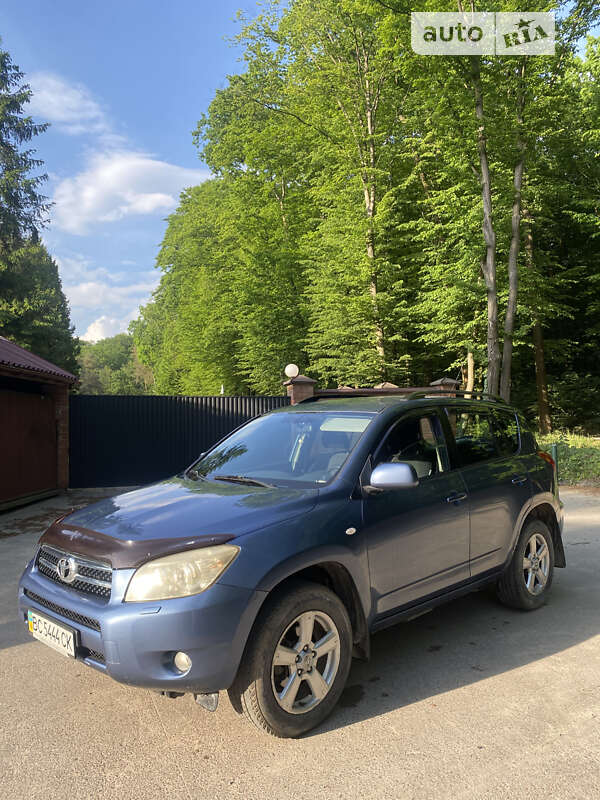 2005 toyota rav4