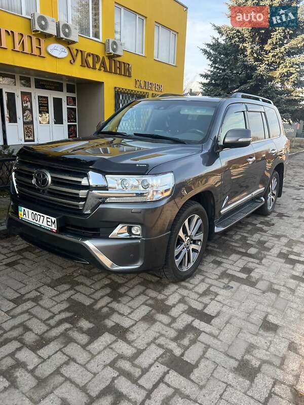 2016 toyota land cruiser 200