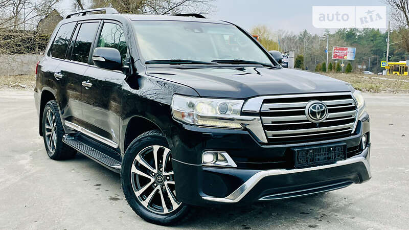 2016 toyota land cruiser 200