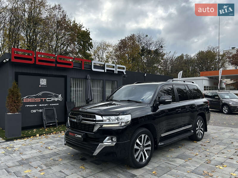 2016 toyota land cruiser 200