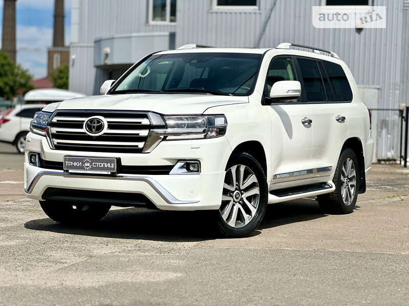 2016 toyota land cruiser 200