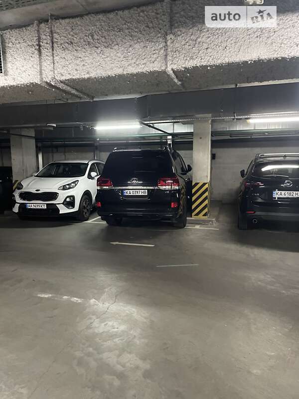2017 toyota land cruiser 200