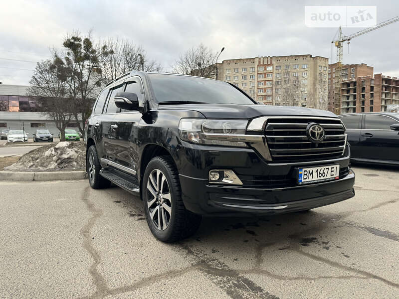 2018 toyota land cruiser 200