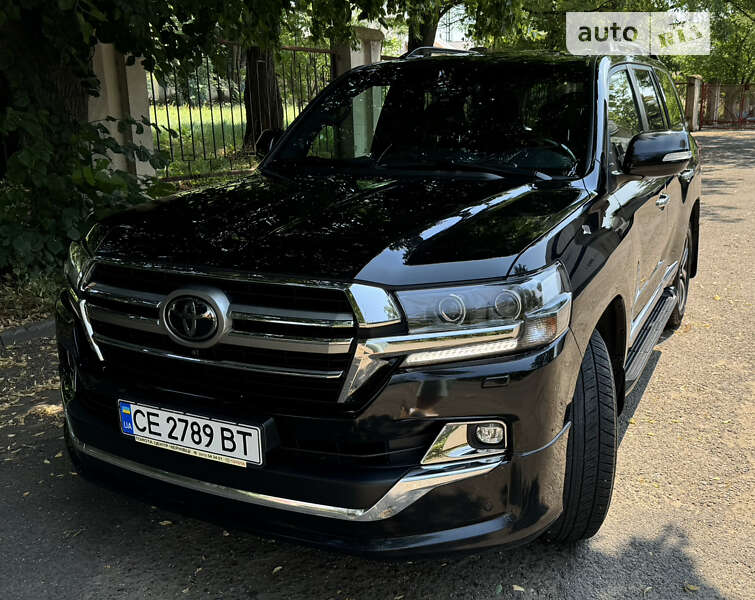 2018 toyota land cruiser 200