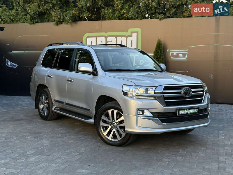 2019 toyota land cruiser 200
