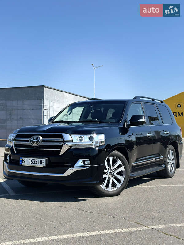 2019 toyota land cruiser 200
