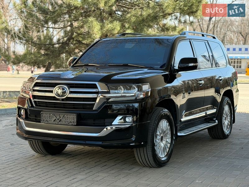 2020 toyota land cruiser 200