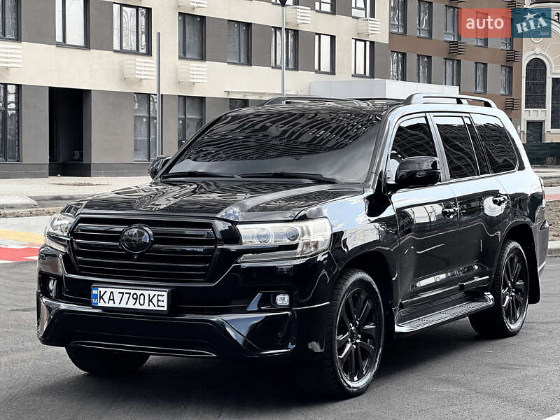 2016 toyota land cruiser 200