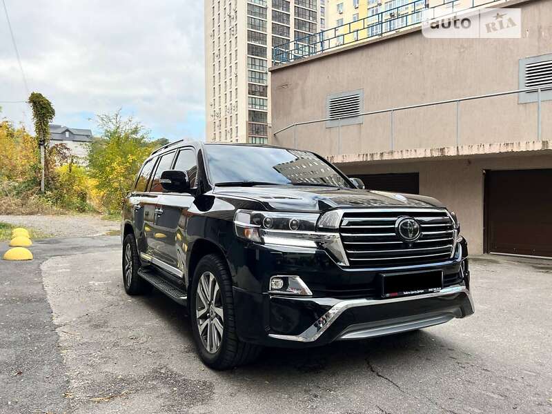 2017 toyota land cruiser