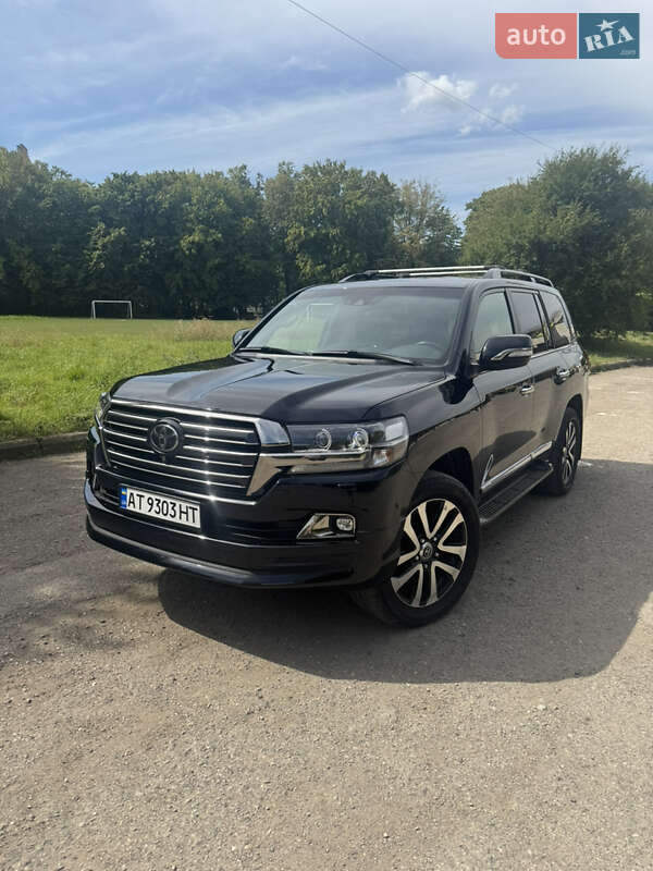 2018 toyota land cruiser 200