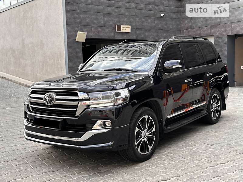 2019 toyota land-cruiser-200