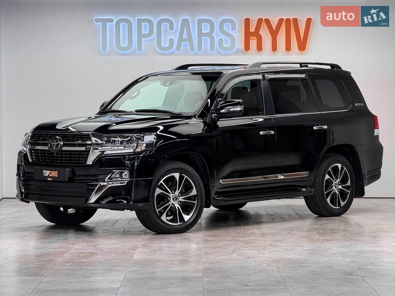 2020 toyota land-cruiser-200