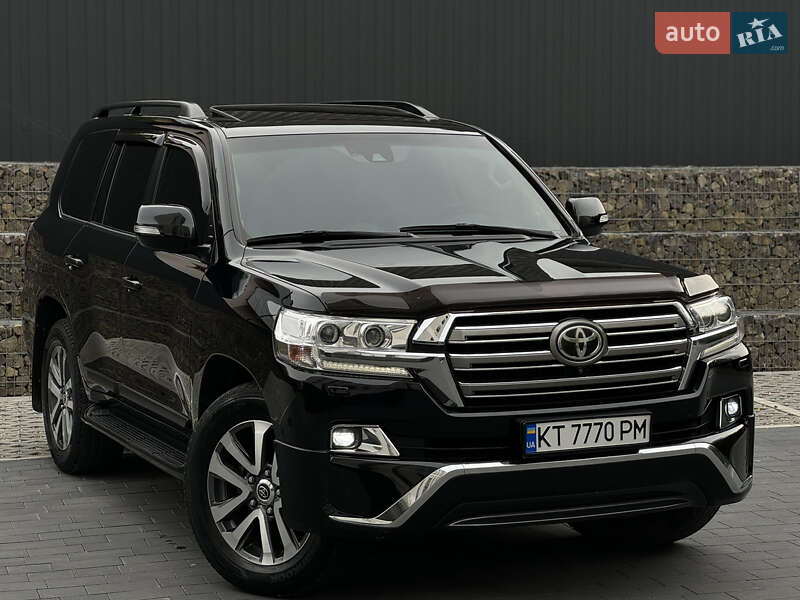 2016 toyota land cruiser 200