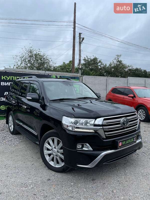 2016 toyota land cruiser 200