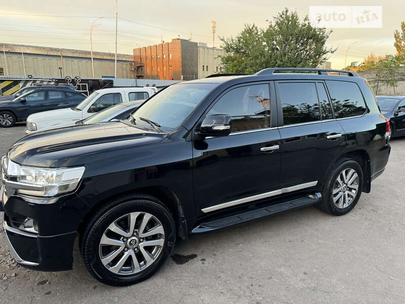 2016 toyota land cruiser