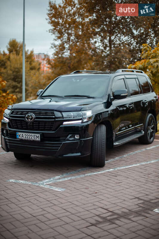 2016 toyota land cruiser 200