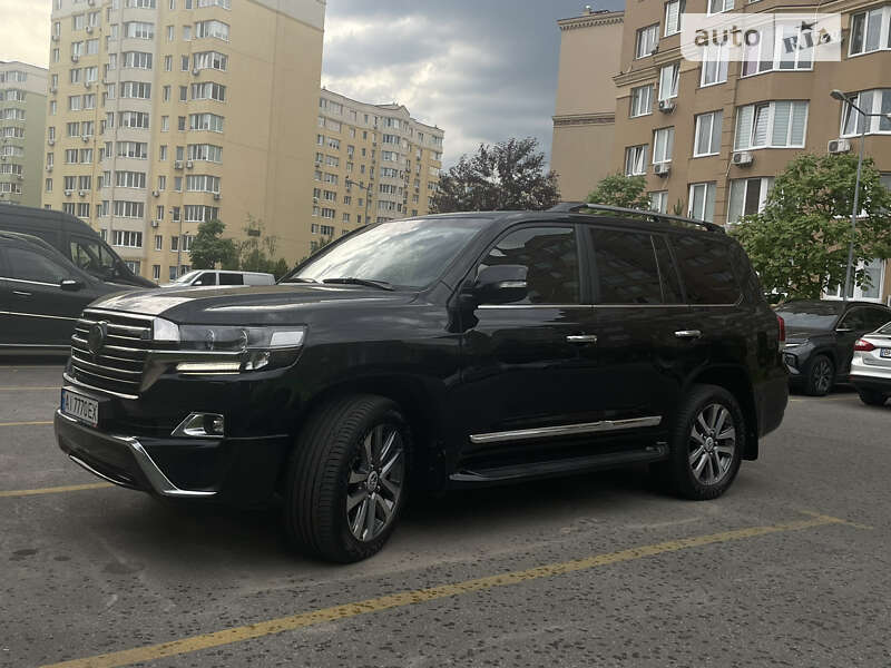 2017 toyota land cruiser