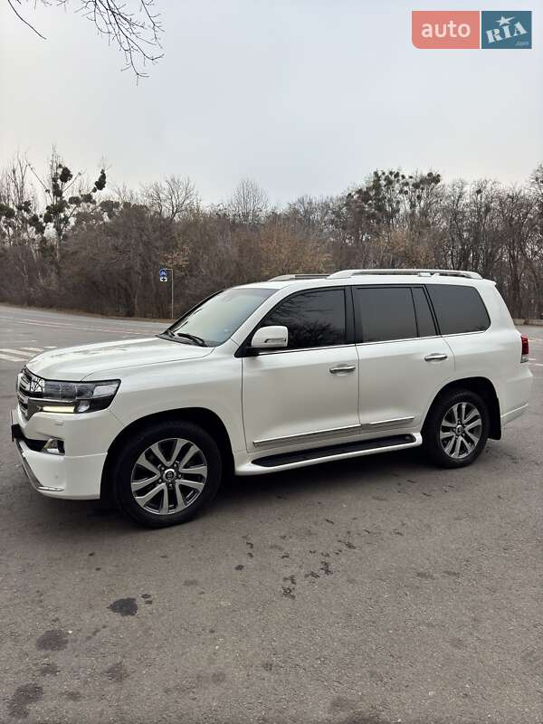 2017 toyota land cruiser
