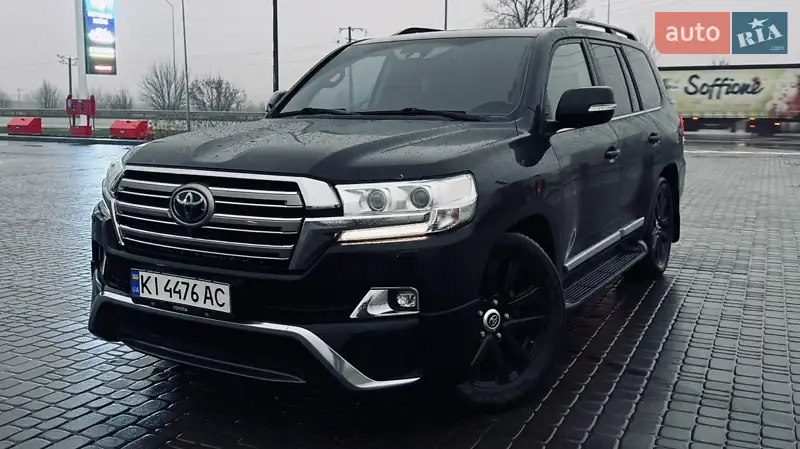 2018 toyota land cruiser 200