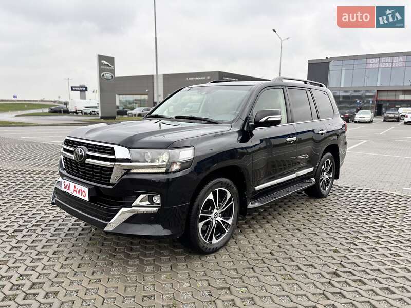 2020 toyota land-cruiser-200