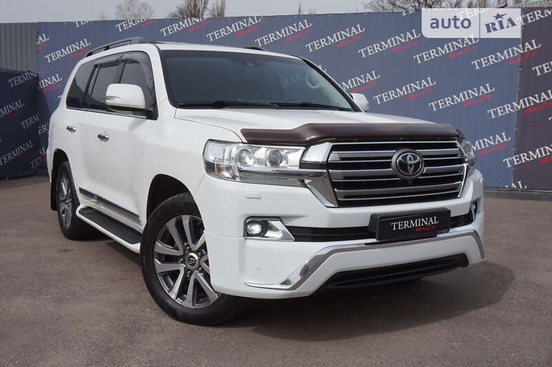2016 toyota land cruiser 200