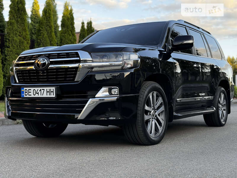 2016 toyota land cruiser 200