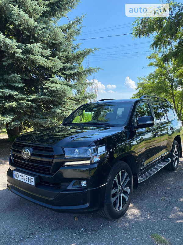 2019 toyota land cruiser