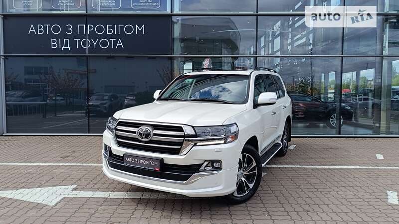 2020 toyota land cruiser 200