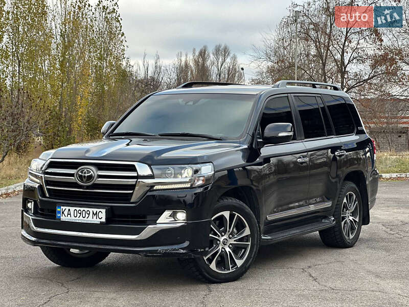 2020 toyota land cruiser 200