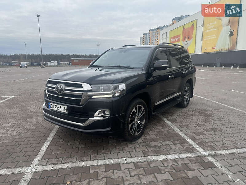 2020 toyota land cruiser 200