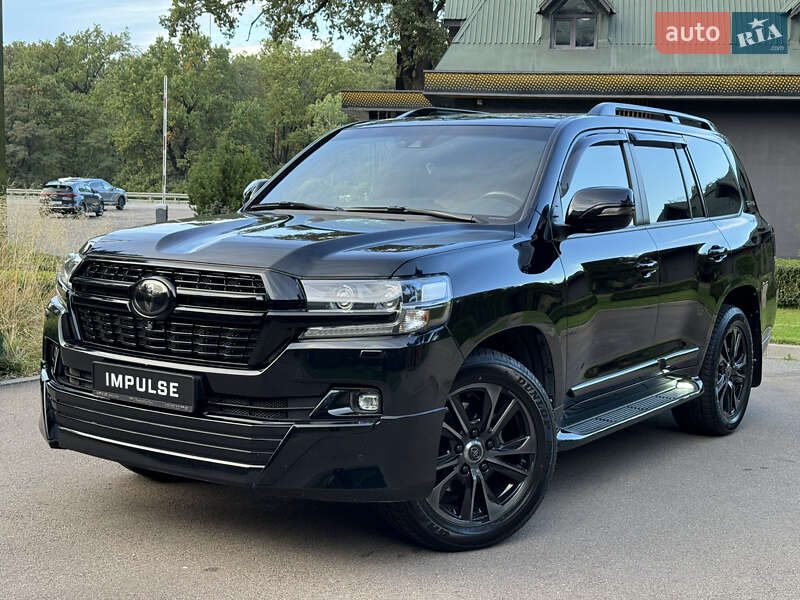 2020 toyota land cruiser 200