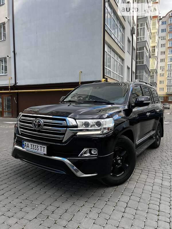2016 toyota land cruiser 200