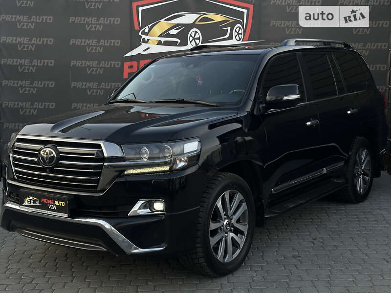 2017 toyota land cruiser 200