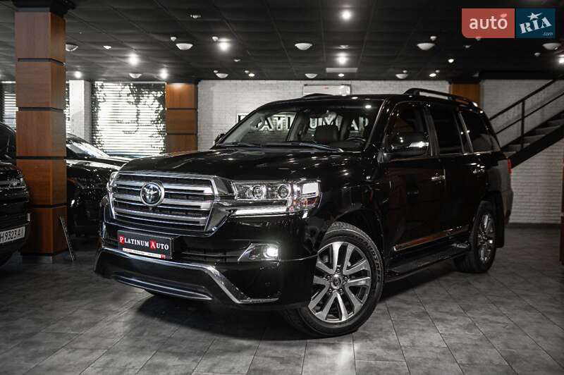 2018 toyota land cruiser 200