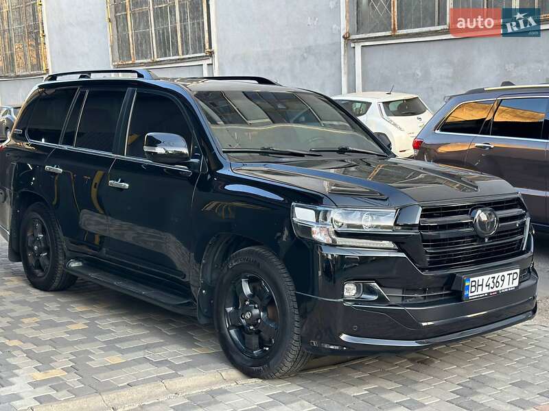 2019 toyota land cruiser 200